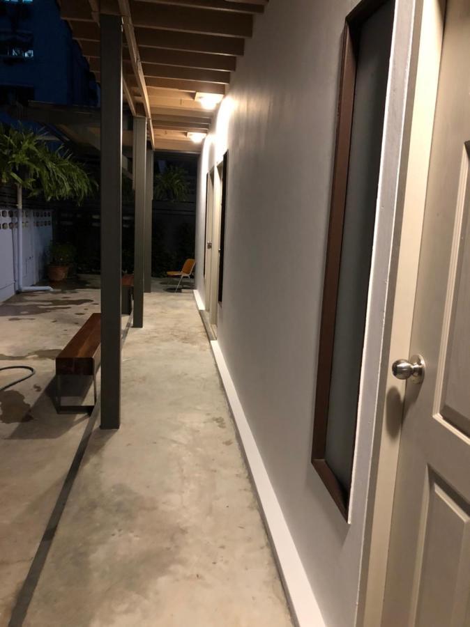 Bluefin Guesthouse Bangkok Exteriör bild